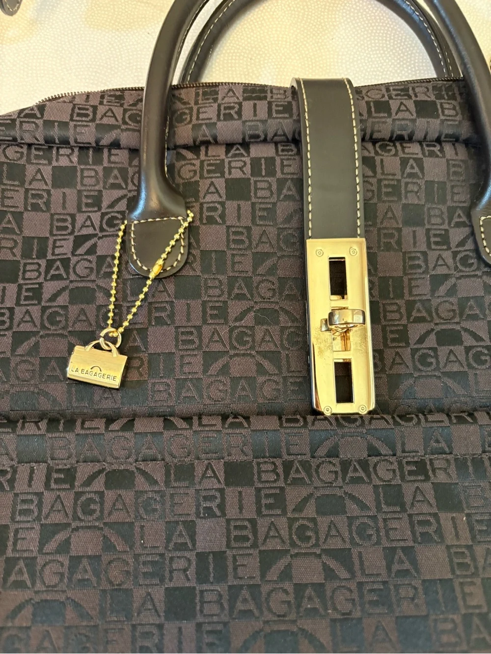 Carrera pocket handles pattern